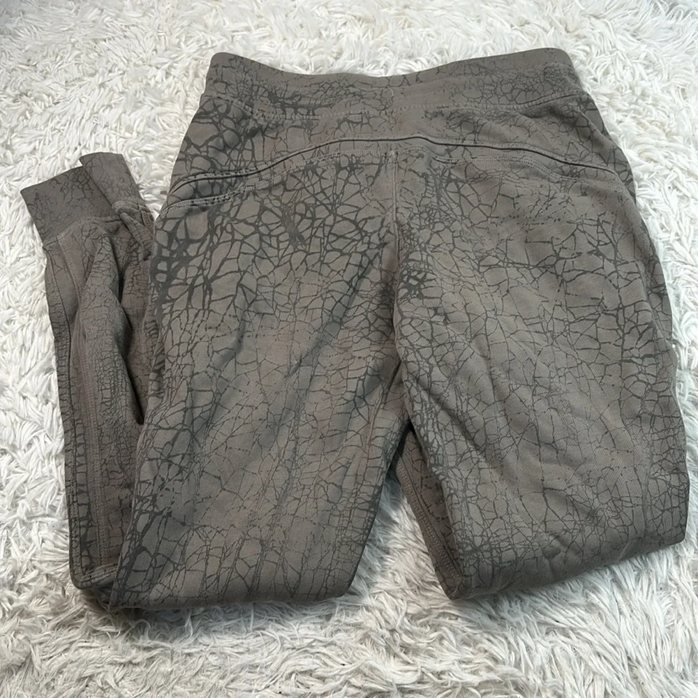 Lululemon Warm Down Jogger *7/8 Length Thread Dye Rover Black